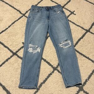American Eagle mom jean.  Size 6 regular